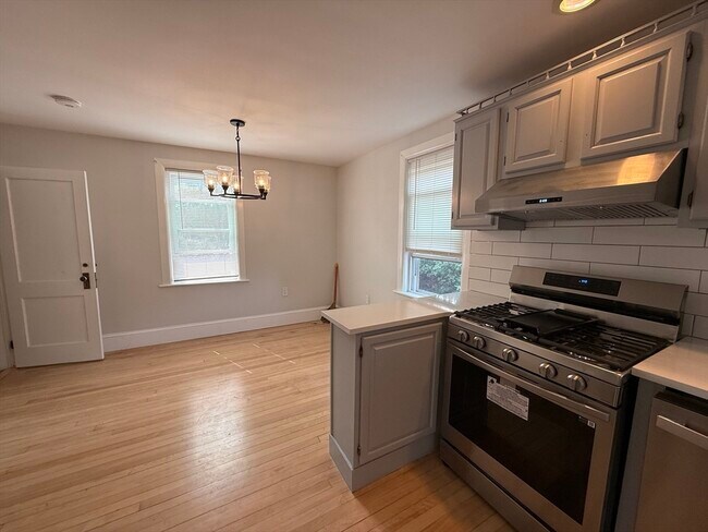Photo - 103 West St Unit 1 FL