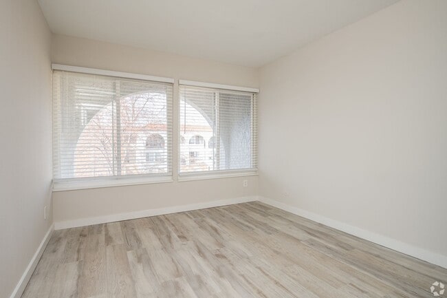 The Oaks Apartments