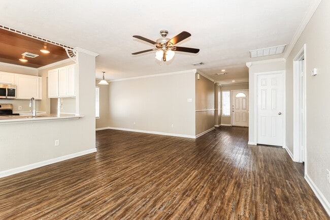 23015 Banquo Dr