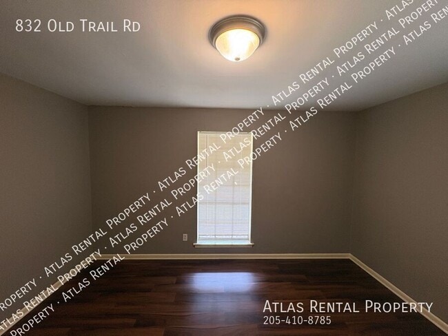 Photo - 832 Old Trail Rd