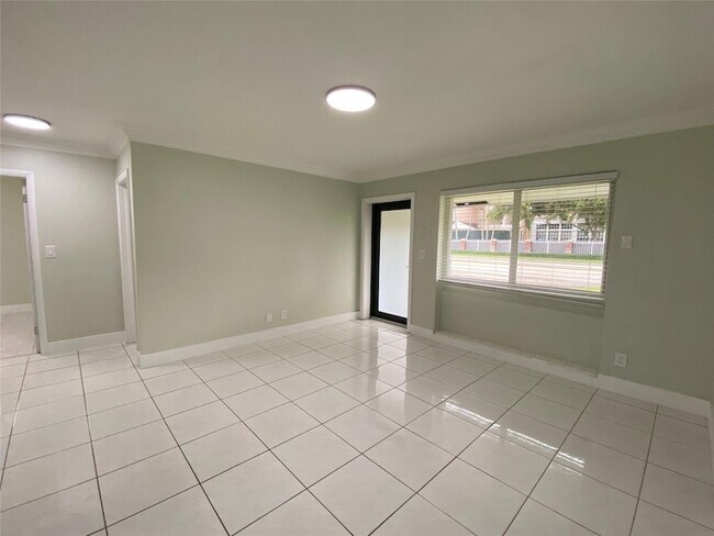 Photo - 1610 NE 62nd St