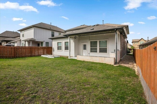 Photo - 405 Arrowhead Vine St