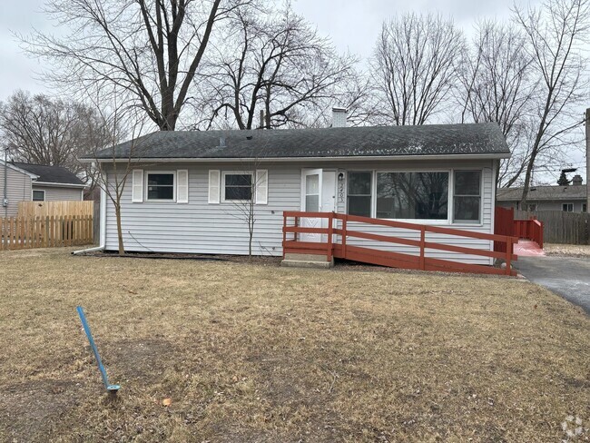 Building Photo - 2403 Manor Ln Rental