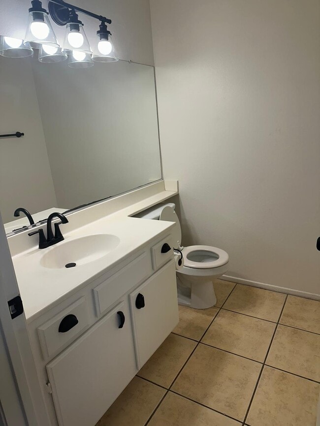 Photo - 1050 Harbor Heights Dr Unidad A