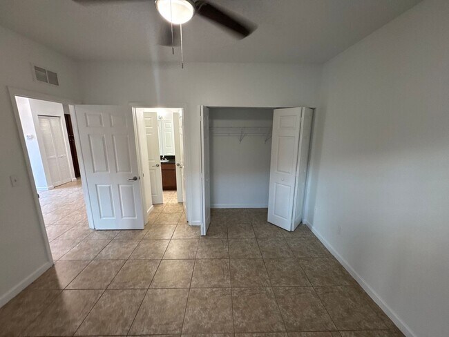 Photo - 1025-1035 NE 10th Ave