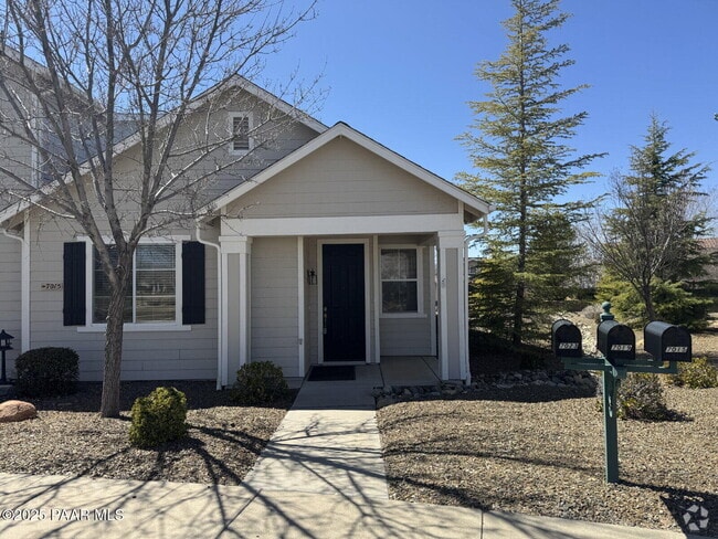 Building Photo - 7015 E Lantern Ln W Unit W Rental