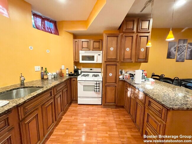 Photo - 50 St Germain St Unidad B