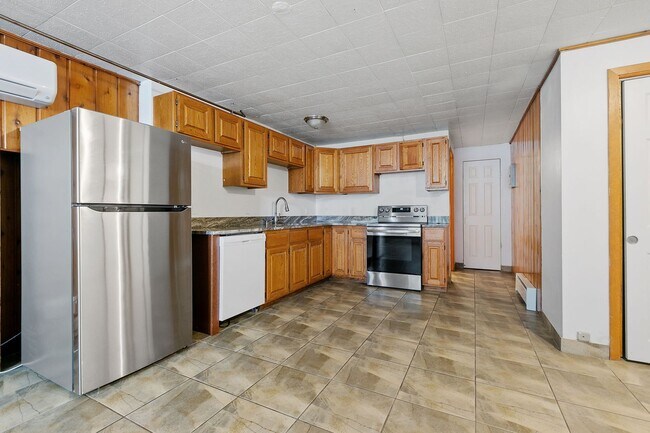 1605 Marshall Ave