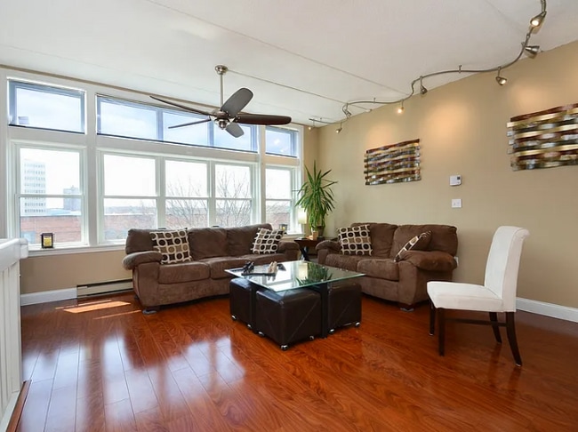 Building Photo - 43 Ellingwood St Unit L16