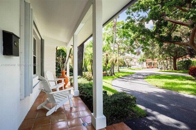 Photo - 921 Alava Ave