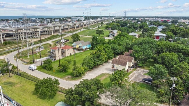Photo - 120 Grove Rd