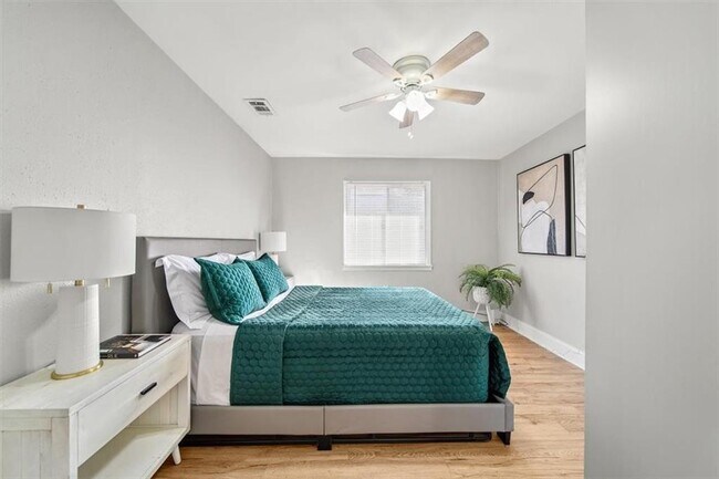 Photo - 1092 Osborne St SW Unidad 1092