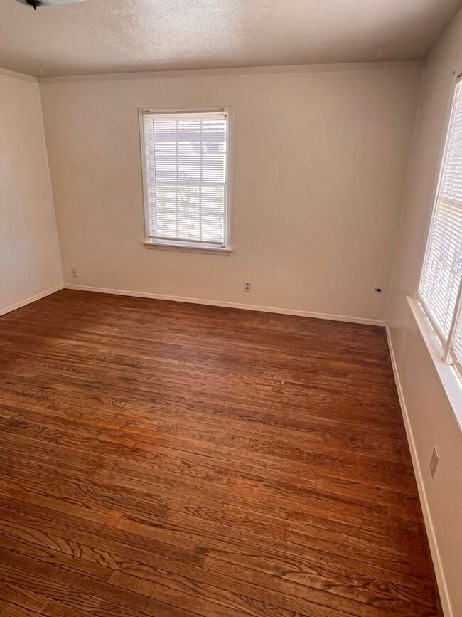 Photo - 3rd Street Duplex Unidad 1011 W. 3rd Street (111)