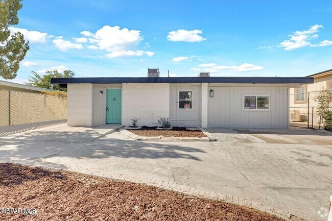 Building Photo - 8827 Mt Elbert Dr Rental
