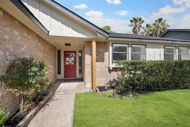 Photo - 13562 Brook Hollow Dr