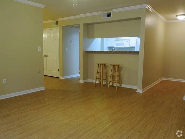 Building Photo - 501 W 26th St Unit APT 101