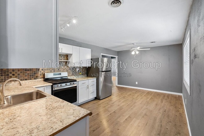 Photo - 1595 Flicker Dr