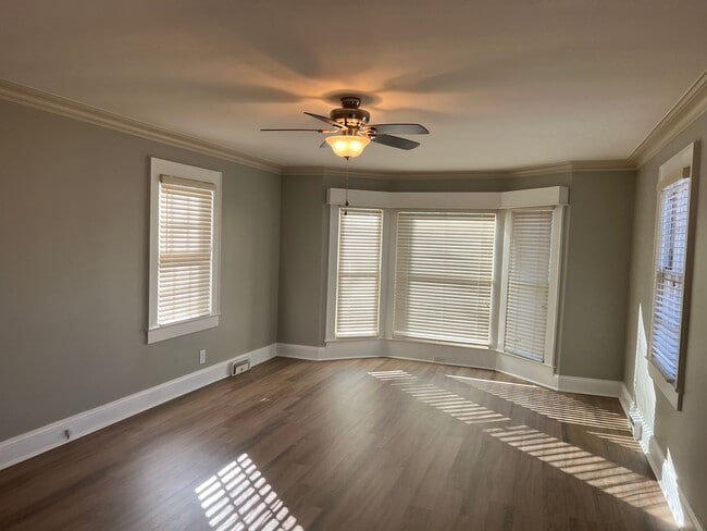 Photo - Beautiful 3 bedroom 1.5 bathroom house available!