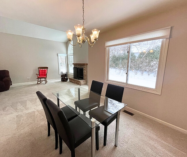 Photo - 925 Hartford Dr