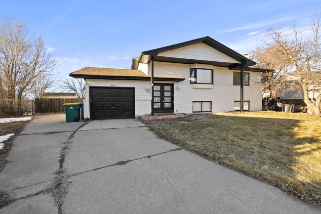 Photo - Spacious Split-Level Home with Beautiful Kitchen, Large Deck, and Fully Fenced Yard