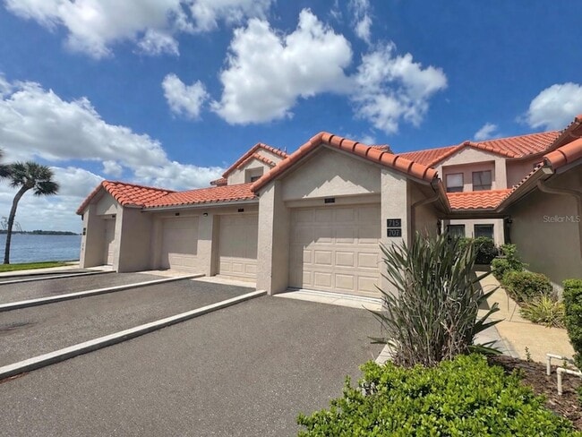 Building Photo - 715 Magnolia Pl