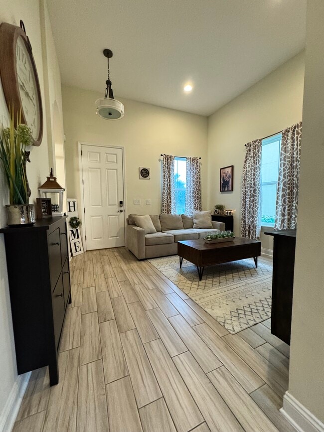 Photo - 55 Cortona Ln