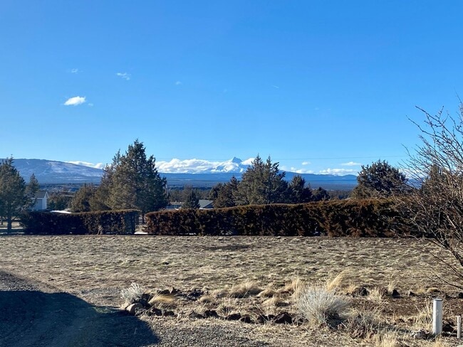 Photo - 3 Bedroom 2 Bathroom house in Crooked River Ranch with huge views and a shop!