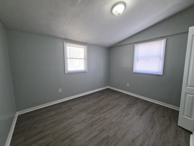 Photo - 4709 Ribble Rd