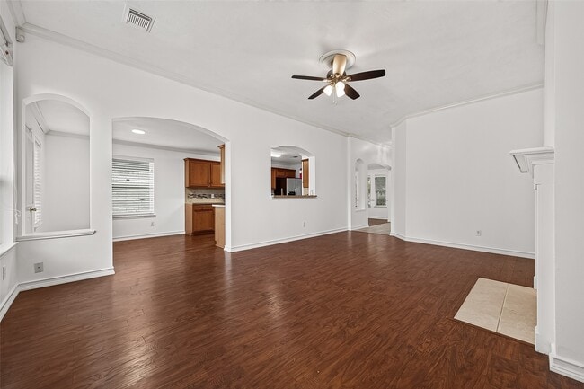 Building Photo - 9323 Eaglewood Shadows Ct