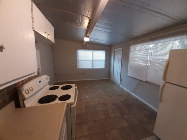 Photo - 2170-2172 Davis Court Unit 2170 Davis Court