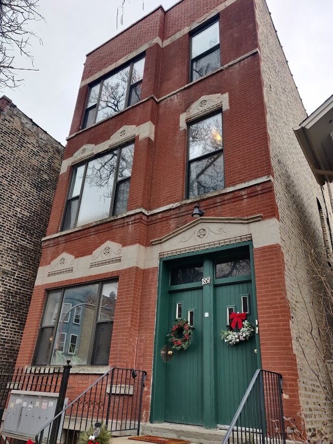 Photo - 1851 N Hoyne Ave House