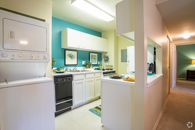 Windsor- 2BR, 1BA - Ashton Square Apartments