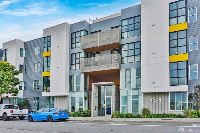 Photo - 451 Donahue St