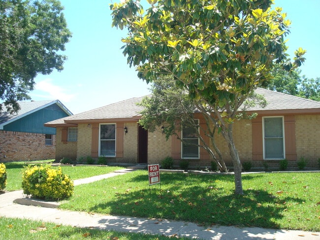 Building Photo - 7110 Ridgeview Dr