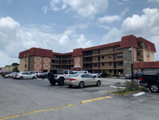 Photo - 1335 W 68th St Unit 102