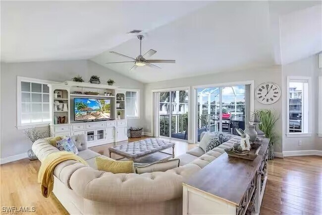 Photo - 437 Tradewinds Ave