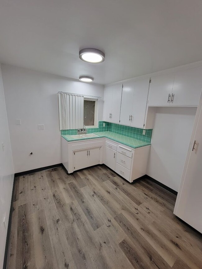 **RENT READY** 1BD/1BA WITH PARKING AND SH... - **RENT READY** 1BD/1BA WITH PARKING AND SH... Condominio Unidad 4