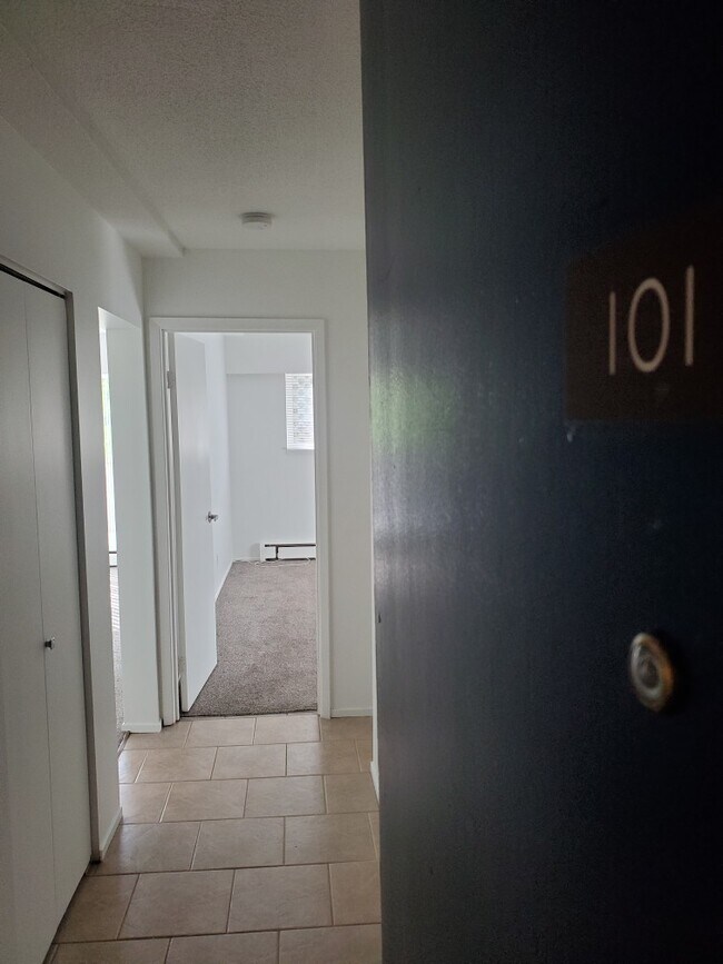 Photo - 1480-1480 Boundary Crescent