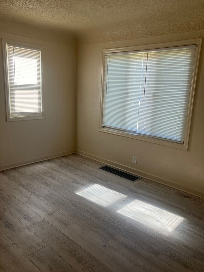 Photo - FOR RENT Newly Remodeled, 2 Bed / 1 Bath