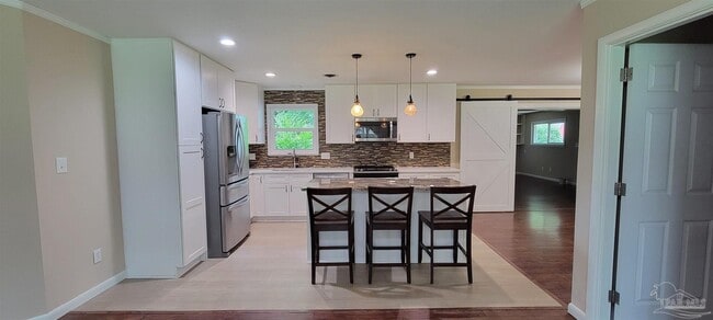 Photo - 6750 Data St