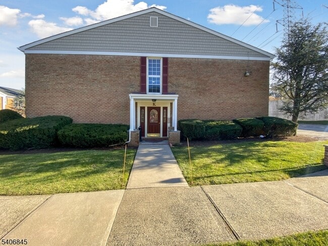 Building Photo - 605 Grove Unit K 12