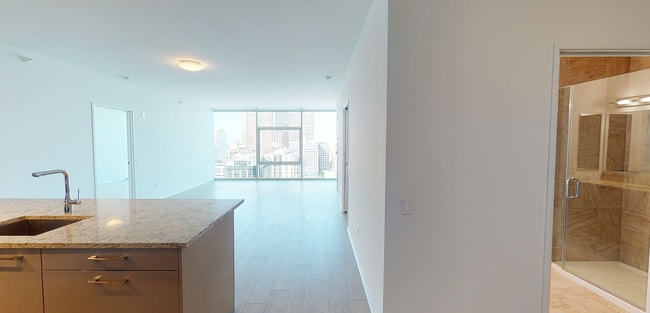 Photo - 160 E Illinois St