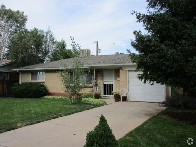 Building Photo - Fabulous Lakewood/Denver 3 bed/1 bath/1 ca... Rental