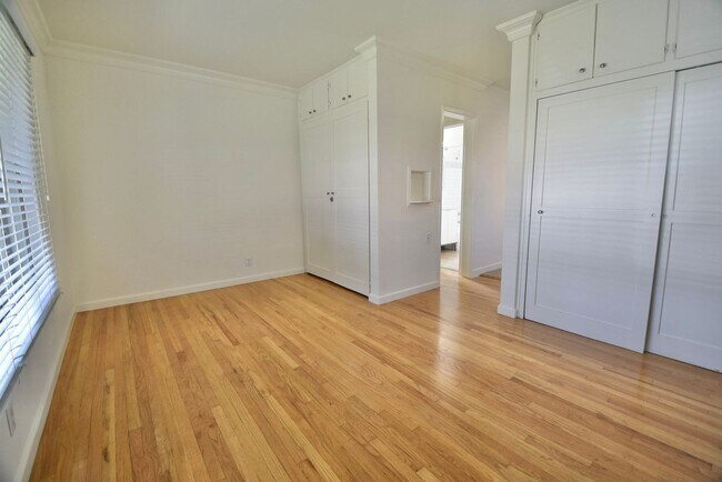 Photo - 605-609 North Hollywood Way Unit 605-A