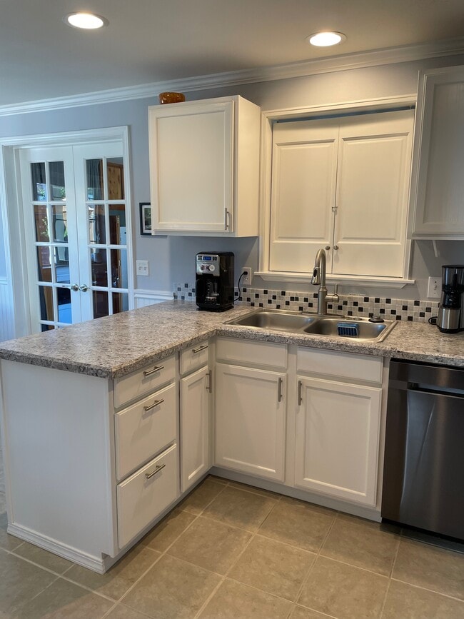 Photo - 317 E 13th St