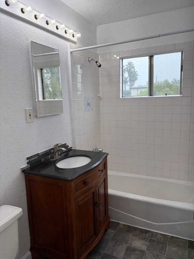 Photo - 534 Santa Clara Ave Unidad 06