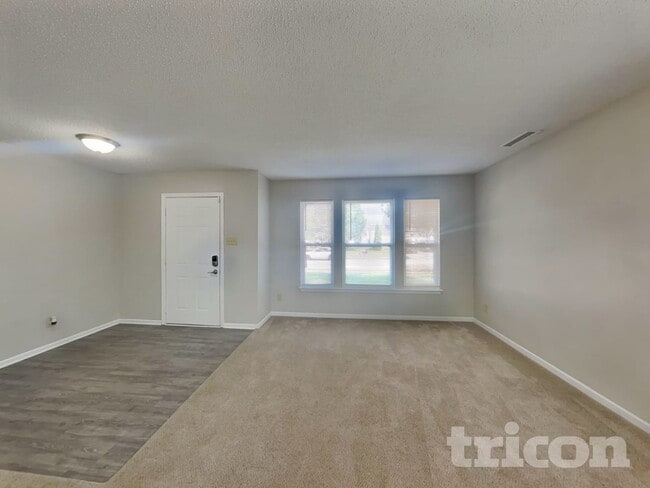 Photo - 9899 Olympic Cir