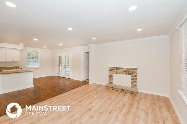 Photo - 304 Matterhorn Dr