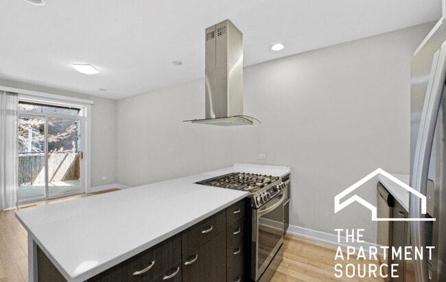 Photo - 1337 W Walton St Unit 1R