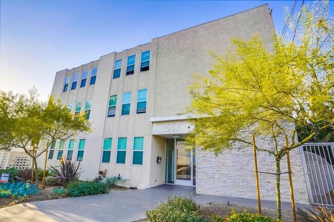 Photo - 537 E Hyde Park Blvd Unit 212